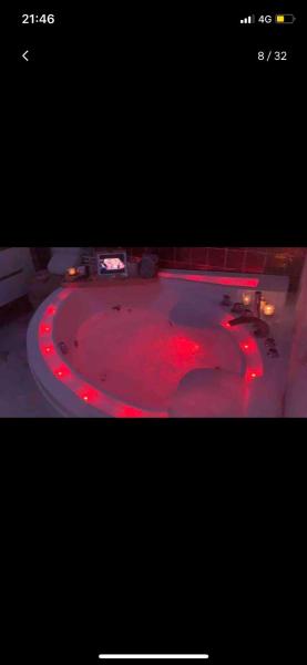 Tomorrow land - cosy house with jacuzzi & garden!